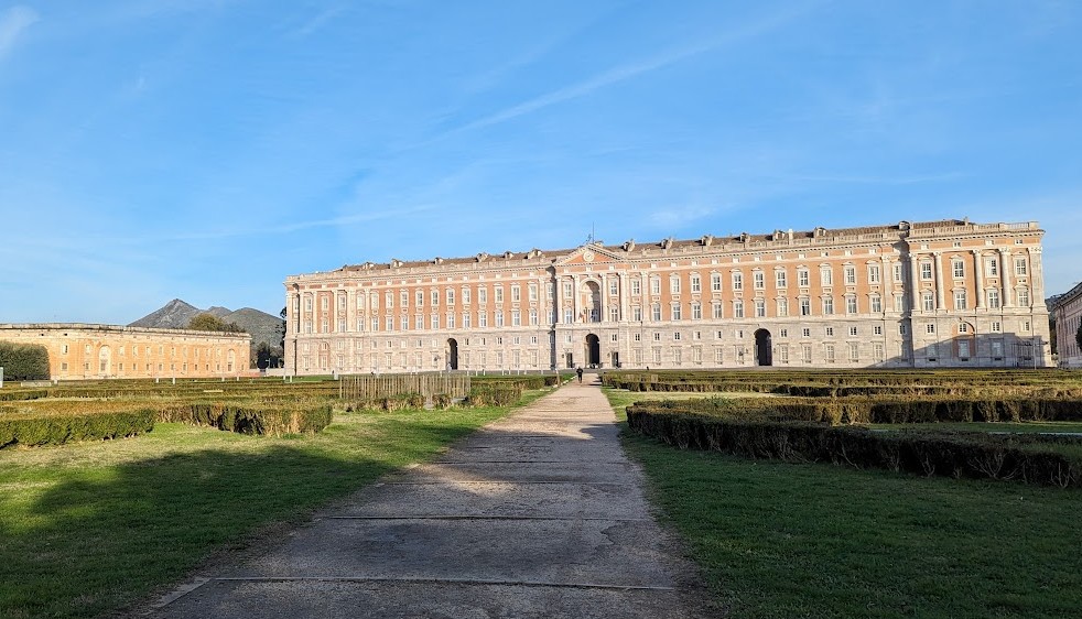 カゼルタ宮殿の外観