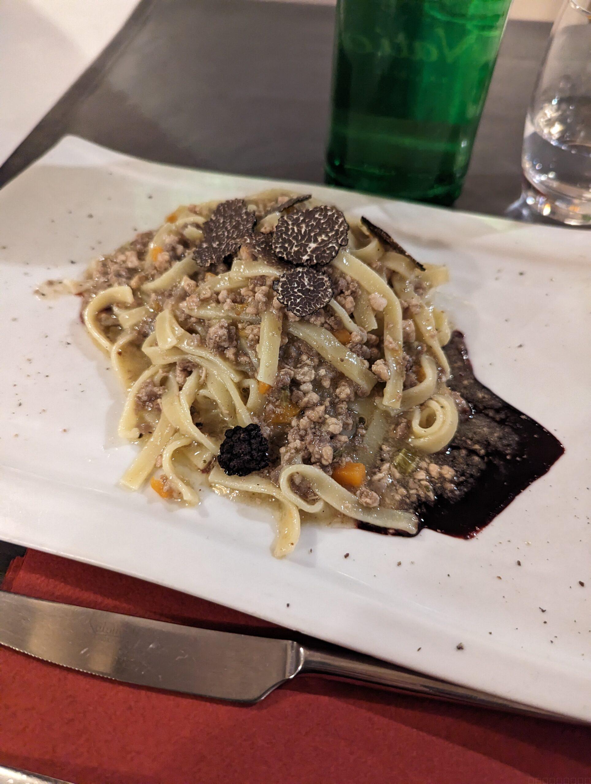 初日にローマのレストランで食べたパスタ