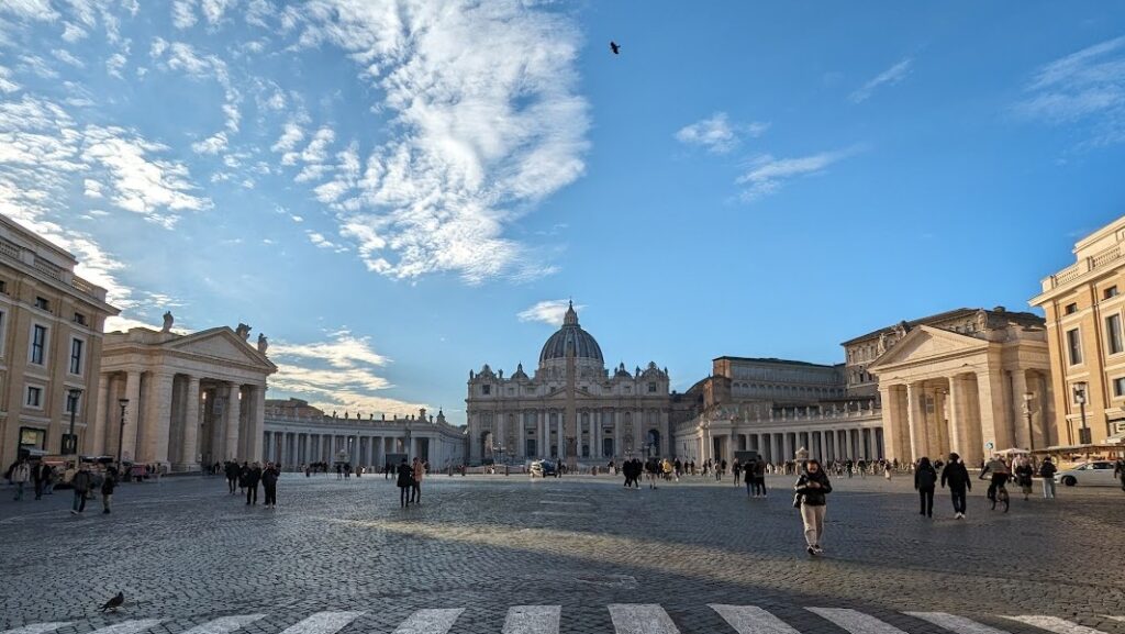 バチカン市国（サンピエトロ寺院）が見える写真