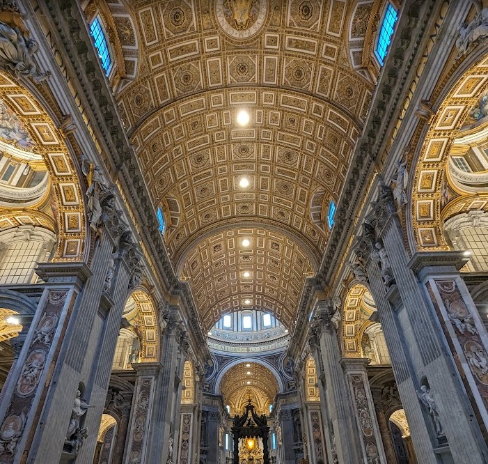 サンピエトロ寺院の中
