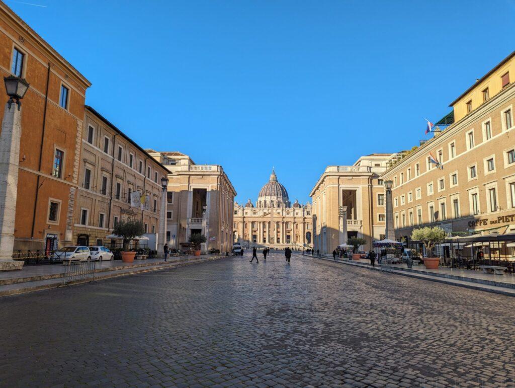ローマ観光スケジュールのバチカン市国周辺散策