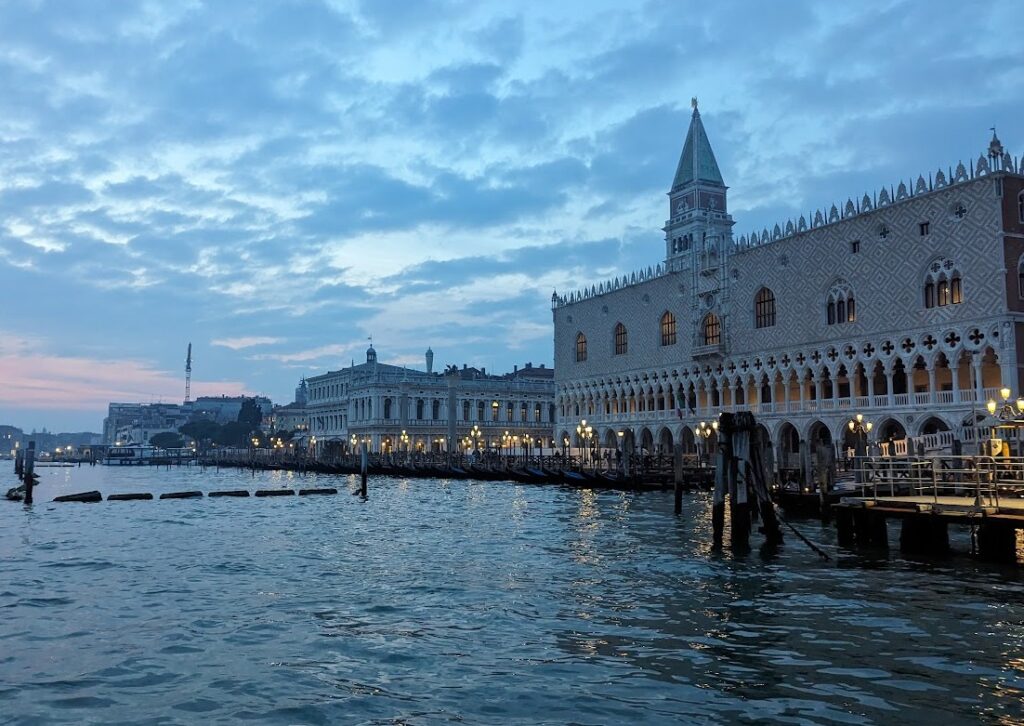 ドゥカーレ宮殿