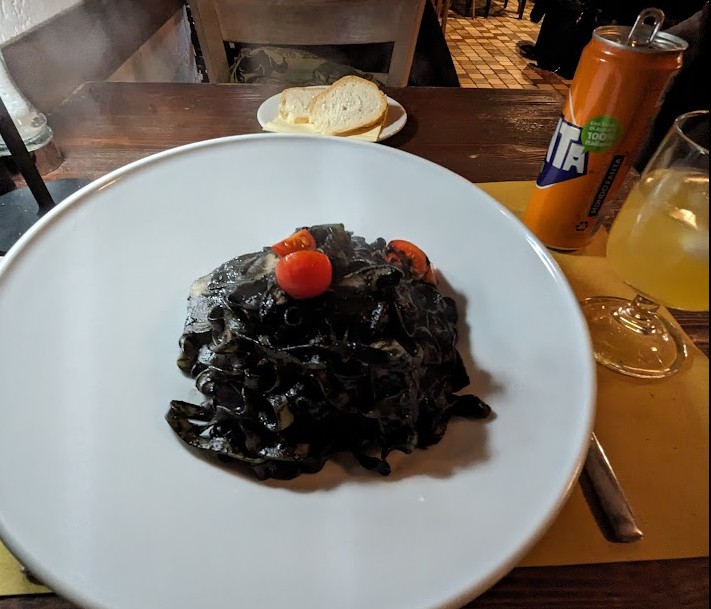 イカ墨パスタ