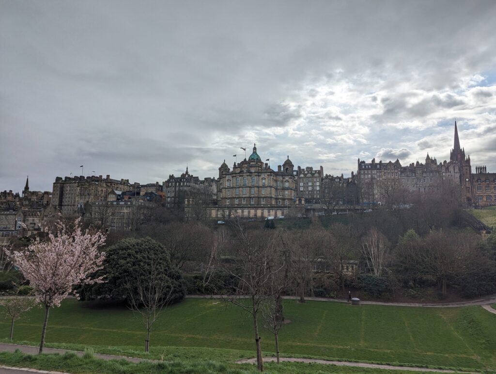 スコット記念塔3