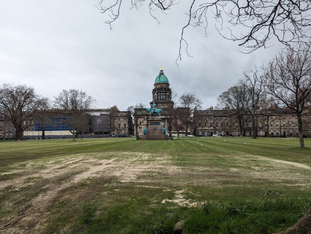 シャーロット広場