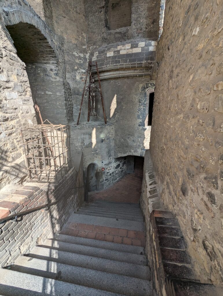 黄金の小路（プラハ城）砲台跡のような場所