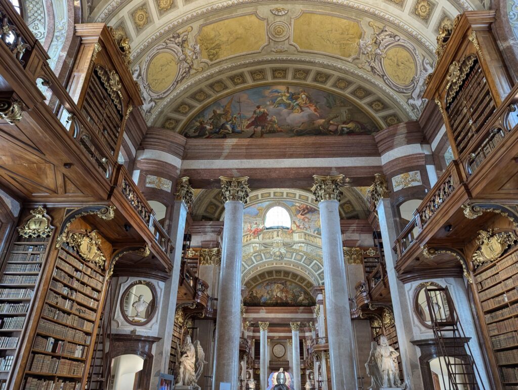 ウィーン観光スケジュールのオーストリア国立図書館