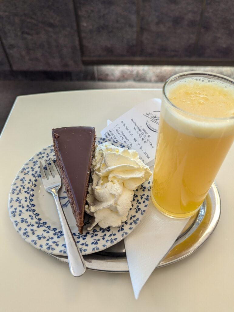 カフェ・ハイナーで食べたザッハトルテ