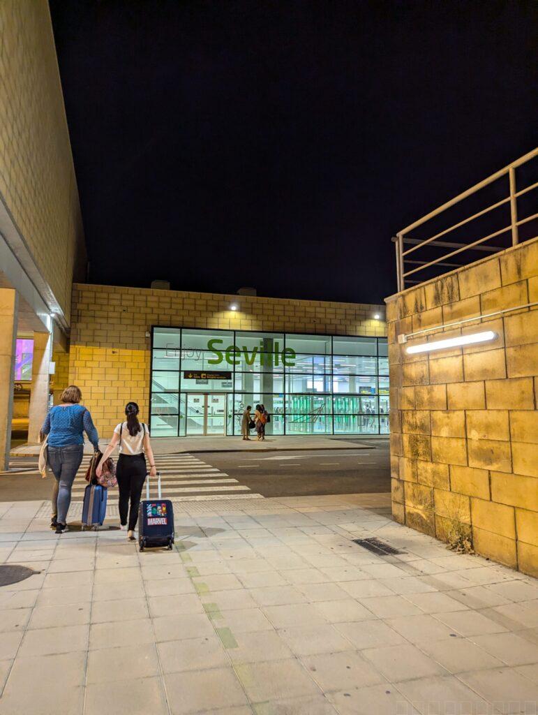 セビーリャ空港内
